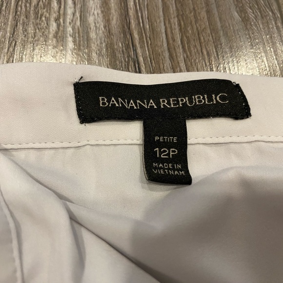 Banana Republic Goddess Mini Skirt (Size 12P) - Picture 4 of 10